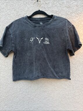 Washed Black Graphic Cropped Tee - Brand Not Visible